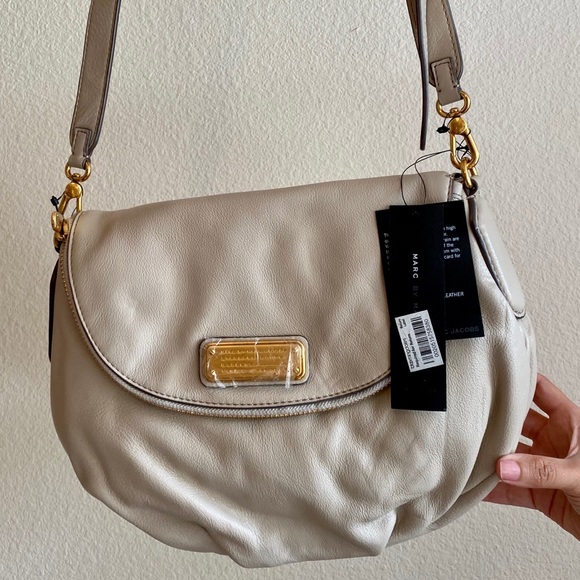 NWT Marc Jacobs Leather Crossbody - Picture 2 of 5